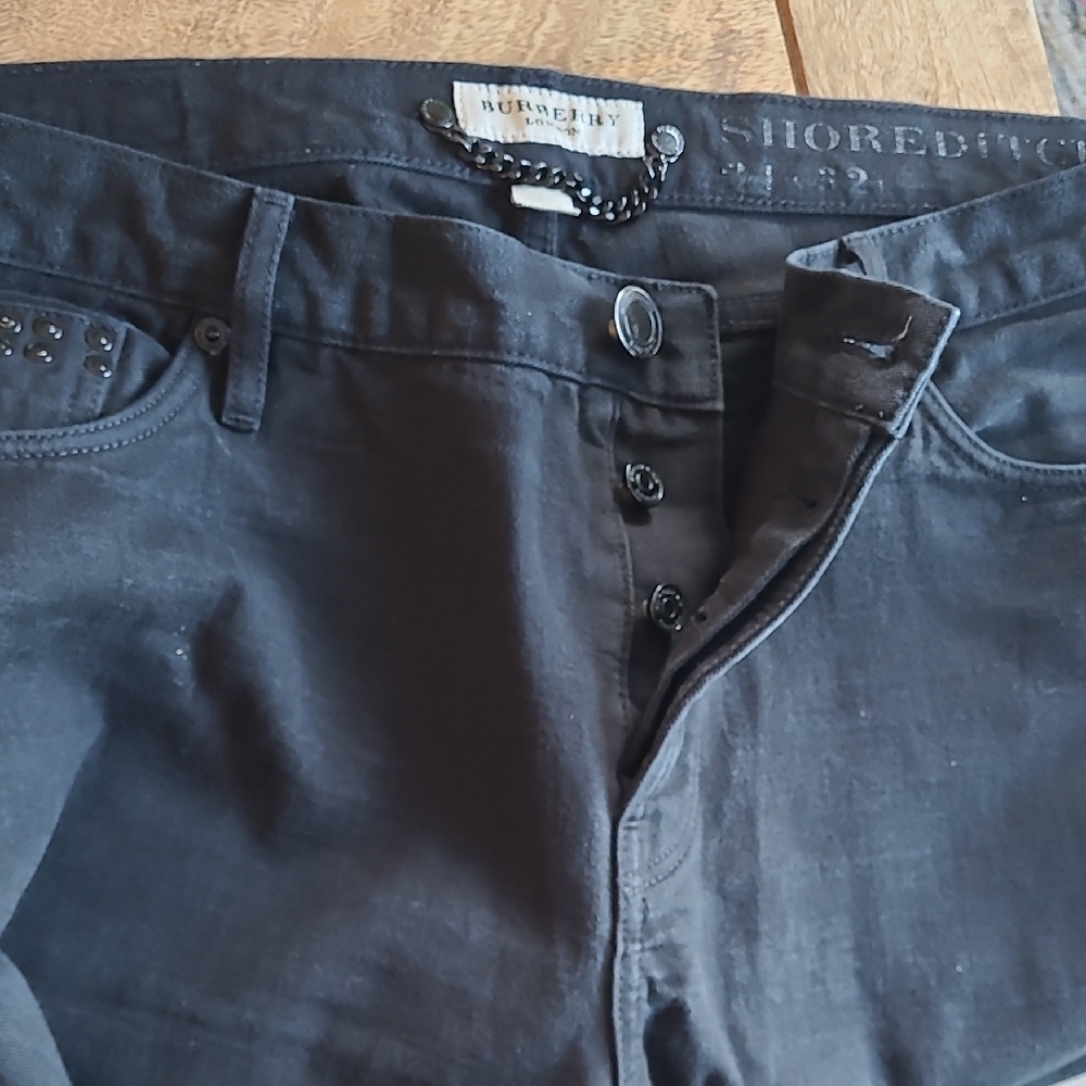 Burberry Shoreditch Black Button-Front Jeans with Stud Accent size 32/31